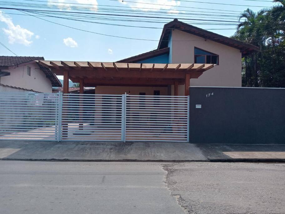 Villa Casa Estilo Minimalista Em Ubatuba Extérieur photo